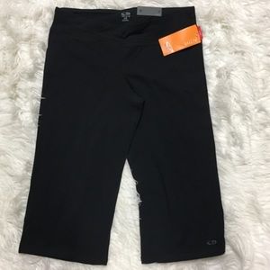 Champion NWT Capri fitted running/yoga pants